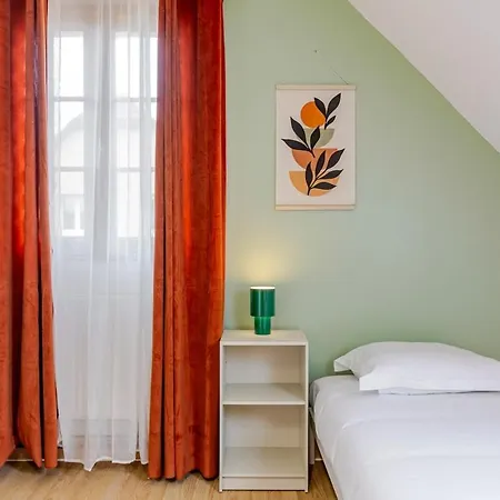 - New - Spacious, Quiet, Parking, Clim *