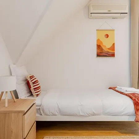 別荘 - New - Spacious, Quiet, Parking, Clim オベルネ