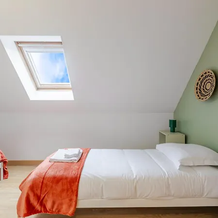 - New - Spacious, Quiet, Parking, Clim