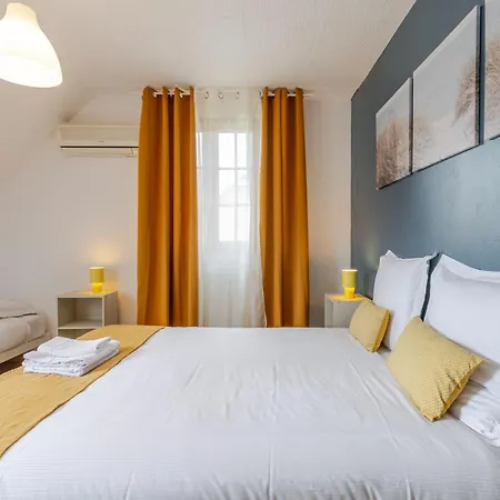 別荘 - New - Spacious, Quiet, Parking, Clim オベルネ