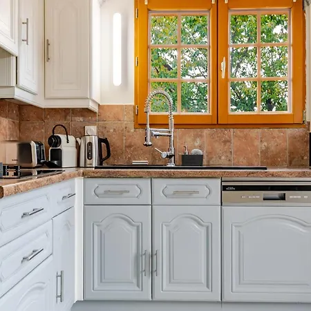 - New - Spacious, Quiet, Parking, Clim * オベルネ