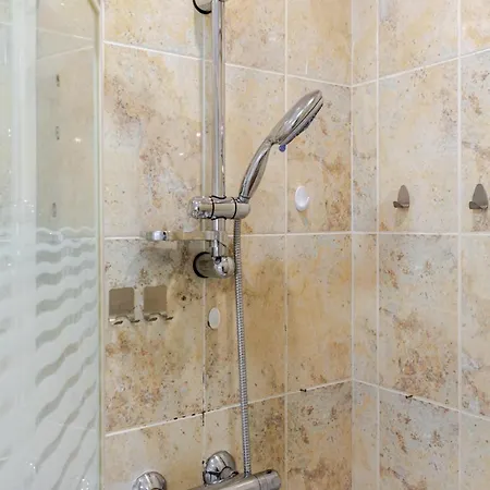 - New - Spacious, Quiet, Parking, Clim * オベルネ